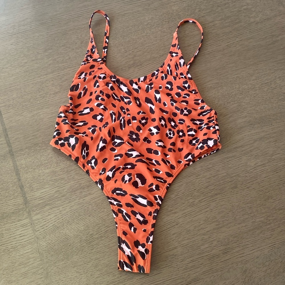 NWOT Fabletics Ultra Low Back One Piece Animal Print High Cut Sides Swimsuit L
